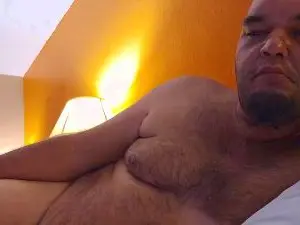 Cam4 Watch Live Sex Cams of tazzys_daddy