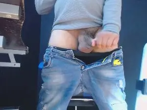 Cam4 Private Sex Chat of master_bigcock1