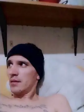 Cam4 Live Porn of adrian19921