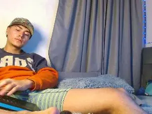 Cam4 Free Live Porn of noah_hotboys18