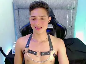 Cam4 Sex Cam of YUZTIN_LITTLE
