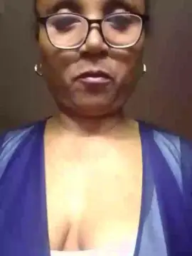 Cam4 Live Sex Cam of momsexy_xxx