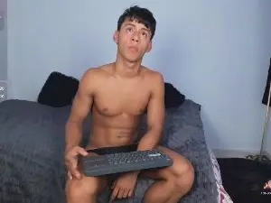 Cam4 Free Live Porn of LittleParker