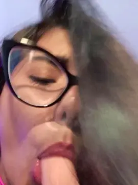 Cam4 Live Sex of Yvonne_Collins