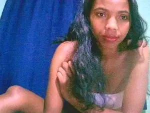 Cam4 Live Sex Cam of Fitiavana8