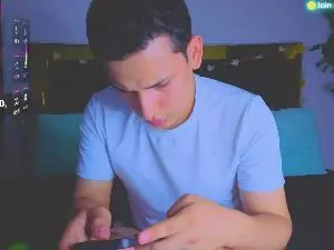 Cam4 Free Live Porn of teddy_cowboy