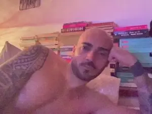 Cam4 Free Porn Cam of alessandromori9