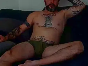Cam4 Sex Chat of enrikaionut_fun