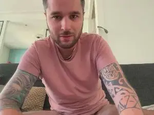 Cam4 Watch Live Sex Cams of jules_demastre