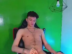 Cam4 Free Porn Cam of alexgod_