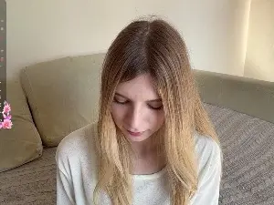 Cam4 Free Live Porn of SHY_XOXO
