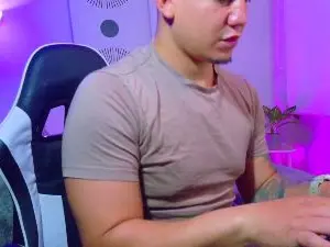 Cam4 Watch Live Sex Cams of _robertobaggio