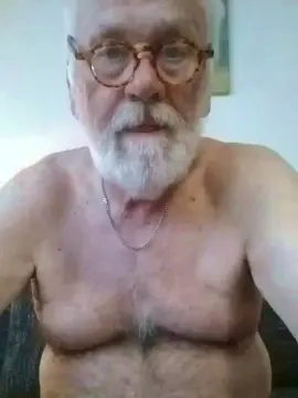 Cam4 Live Sex of oldiefoyoun3