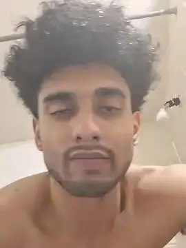 Cam4 Free Live Porn of MrStealUrgirl77