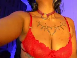 Cam4 Live Porn of morticia_420