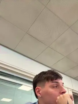 Cam4 Free Live Porn of ThomasRM98