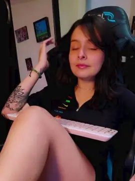 Cam4 Free Porn Cam of Roxannepiggy