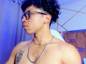 Cam4 Free Live Porn of Akaza_