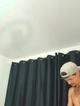 Cam4 Adult Video Chat of Levi_Henrique