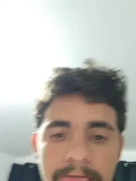 Cam4 Free Live Porn of Levi_Henrique