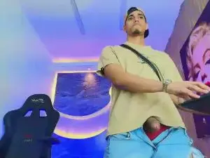 Cam4 Live Porn of Dominic_Max