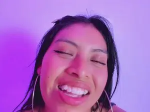 Cam4 Free Porn Cam of Chloe_Martini