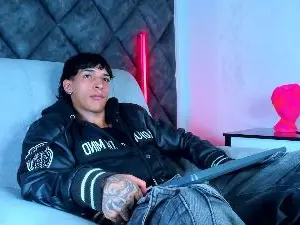 Cam4 Sex Chat of KroyWave