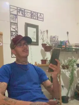 Cam4 Free Live Porn of Klinger30