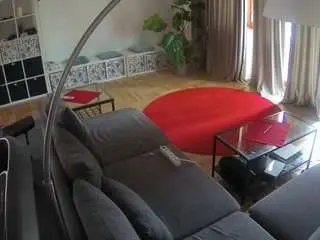 Camsoda Adult Webcams of voyeurcam-julmodels-living-4