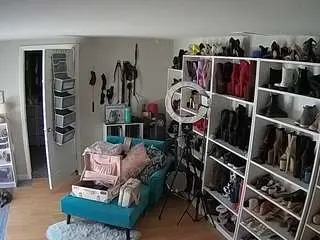 Camsoda Watch Live Sex Cams of voyeurcam-missoliviablack-03
