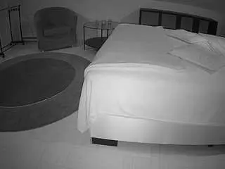 Camsoda Free Porn Cam of voyeurcam-julmodels-whitebed-6