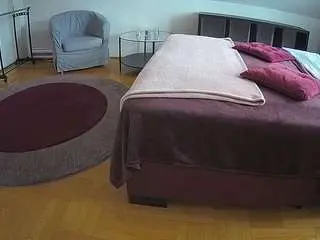 Camsoda Private Sex Chat of voyeurcam-julmodels-whitebed-6