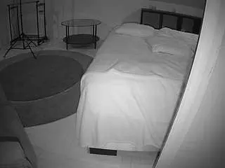 Camsoda Live Sex of voyeurcam-julmodels-whitebed-6