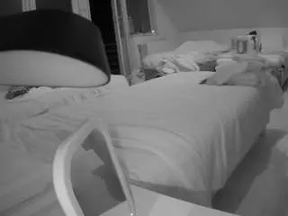 Camsoda Adult Webcams of voyeurcam-julmodels-bed-2