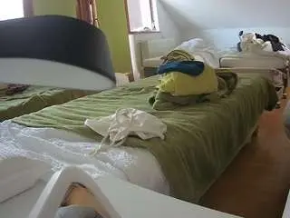 Camsoda Sex Cam of voyeurcam-julmodels-bed-2