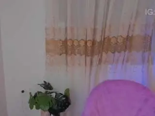 Camsoda Sex Cam of annie-barozzi