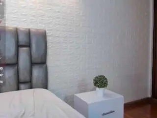 Camsoda Free Porn Cam of carolinne-miller