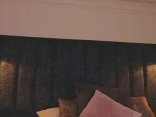 Camsoda Free Porn Cam of arianna-suarezz