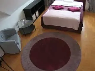 Camsoda Live Sex Cam of voyeurcam-julmodels-whitebed-1