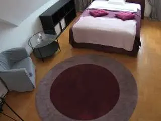 Camsoda Live Sex of voyeurcam-julmodels-whitebed-1
