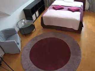 Camsoda Live Porn of voyeurcam-julmodels-whitebed-1