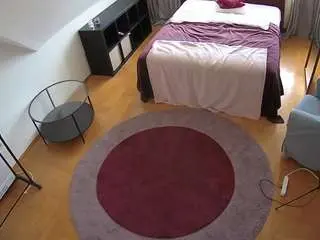 Camsoda Sex Chat of voyeurcam-julmodels-whitebed-1