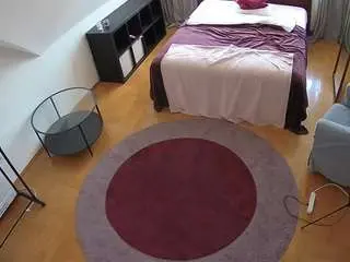 Camsoda Best Webcam of voyeurcam-julmodels-whitebed-1