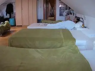 Camsoda Sex Cam of voyeurcam-julmodels-bed-3