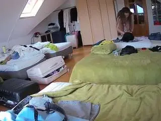 Camsoda Free Porn Cam of voyeurcam-julmodels-bed-3