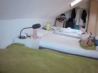 Camsoda Watch Live Sex Cams of voyeurcam-julmodels-bed-4