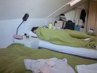 Camsoda Private Sex Chat of voyeurcam-julmodels-bed-4
