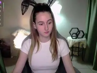 Camsoda Nude Webcam of ave-costly