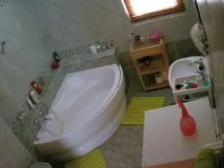 Camsoda Adult Webcam of voyeurcam-julmodels-bath-1st-2