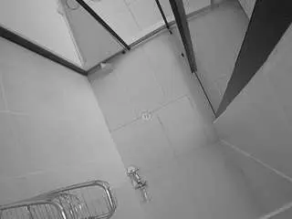 Camsoda Nude Webcam of voyeurcam-jb-shower-2